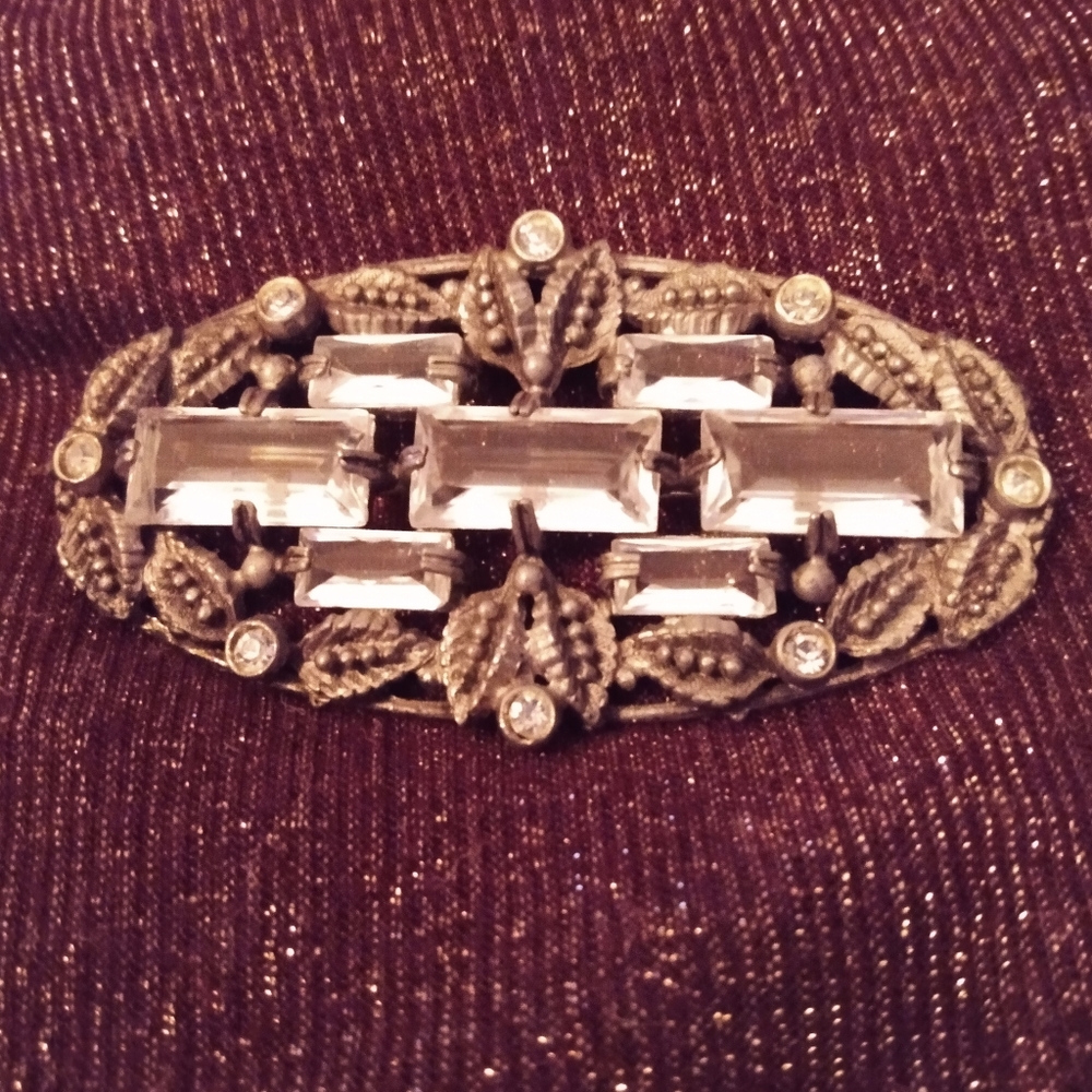 Fine Art Deco Era Brooch